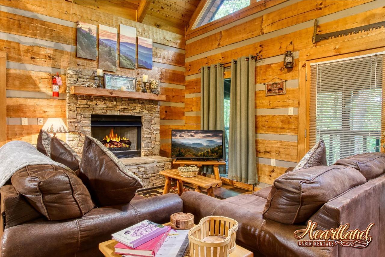 ガトリンバーグ Cozy Mountain Hideawayヴィラ エクステリア 写真
