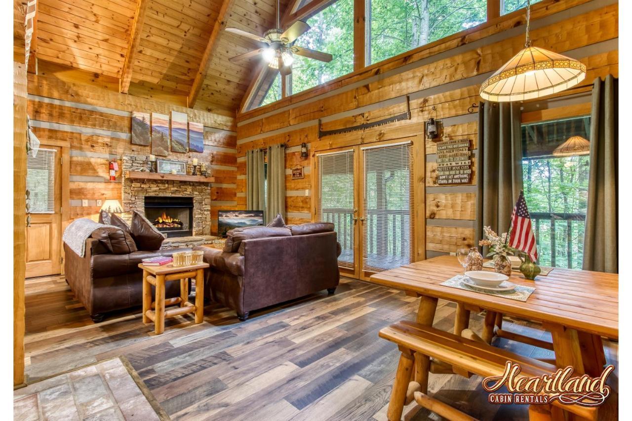 ガトリンバーグ Cozy Mountain Hideawayヴィラ エクステリア 写真